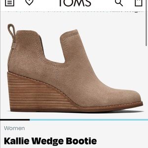NWT TOMS Kallie Wedge Bootie in Taupe Size 7.5